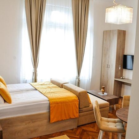 Appartamento Maroon Free Parking Sarajevo Esterno foto