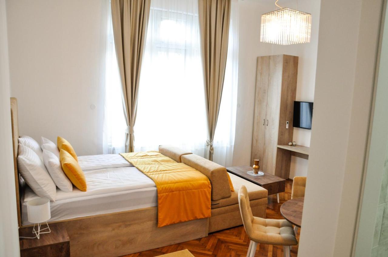 Appartamento Maroon Free Parking Sarajevo Esterno foto