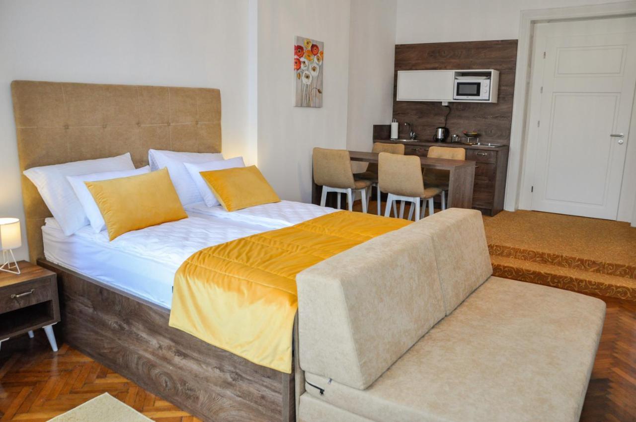 Appartamento Maroon Free Parking Sarajevo Esterno foto