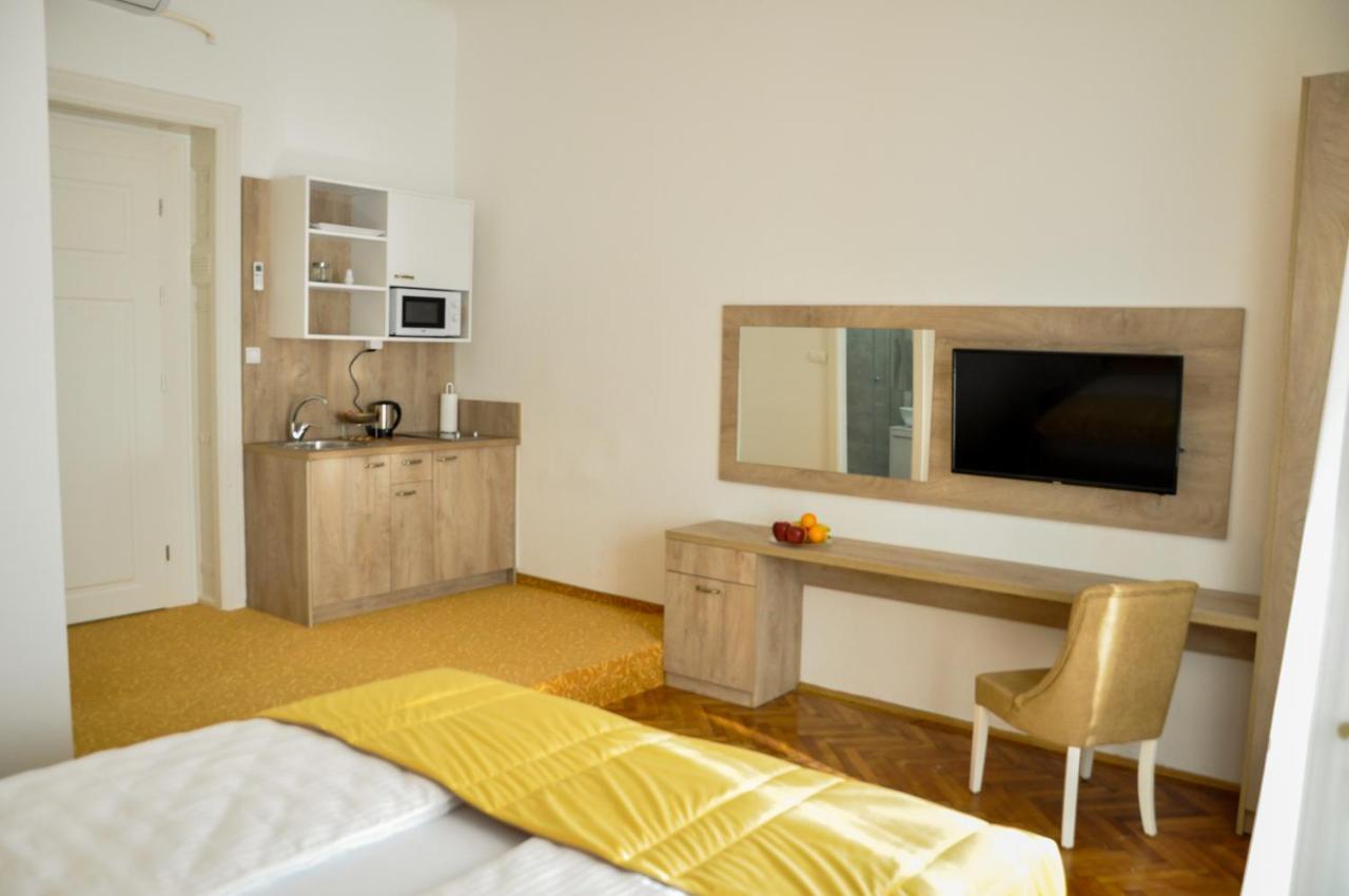 Appartamento Maroon Free Parking Sarajevo Esterno foto