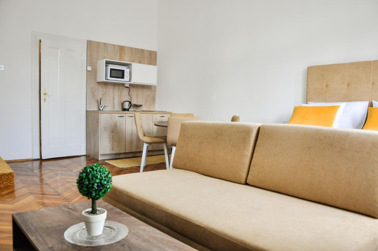 Appartamento Maroon Free Parking Sarajevo Esterno foto