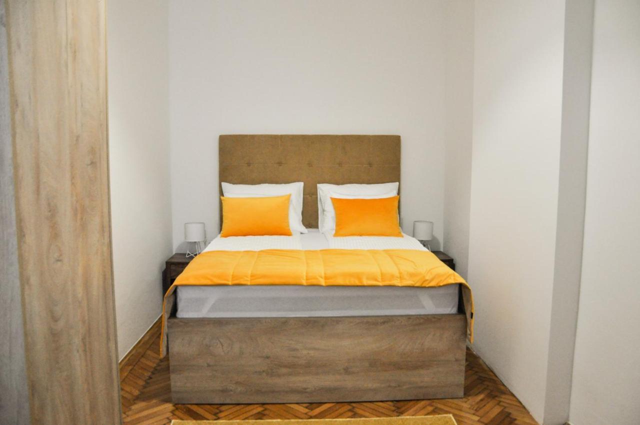 Appartamento Maroon Free Parking Sarajevo Esterno foto