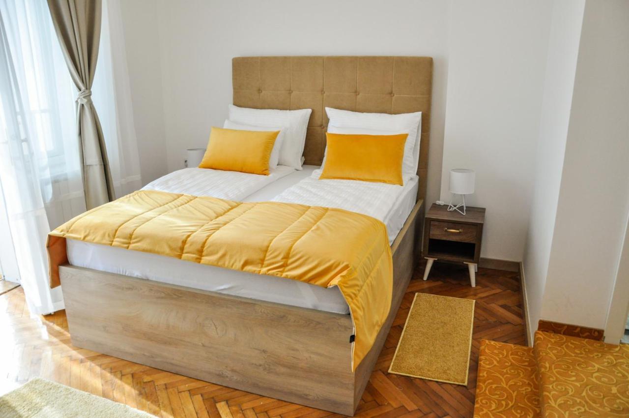 Appartamento Maroon Free Parking Sarajevo Esterno foto