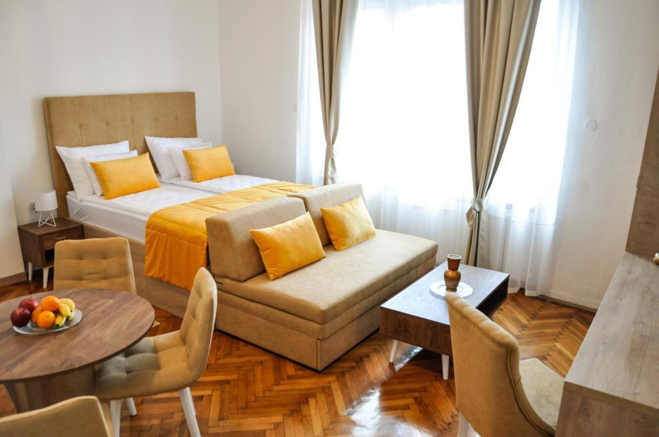 Appartamento Maroon Free Parking Sarajevo Esterno foto